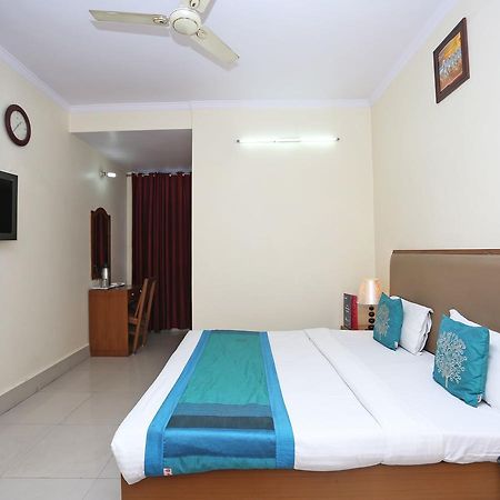 Oyo 10788 Hotel Harisons Continental ปัฏนา ภายนอก รูปภาพ